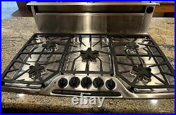 36 Thermador 5 Burner Stainless Steel Gas Cooktop with Downdraft