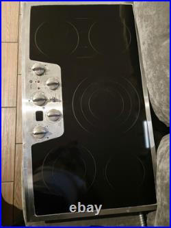36 in GE Electric Cooktop 5 Burners Stainless Steel And Black. MO# P P962S0M1SS