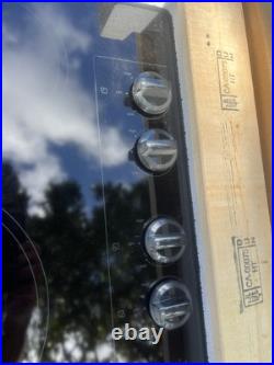 Ceramic Induction drop in range top Whirlpool W5CE3024XS00 New In Box. D70113112 Ceramic Induction drop in range top Whirlpool W5CE3024XS00 New In Box. D70113112