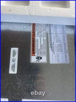 Ceramic Induction drop in range top Whirlpool W5CE3024XS00 New In Box. D70113112 Ceramic Induction drop in range top Whirlpool W5CE3024XS00 New In Box. D70113112