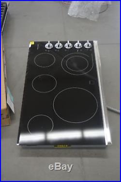 Frigidaire FGEC3645PS 36 Stainless Smoothtop Electric Cooktop NOB #25674 HL