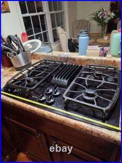GE Profile 30-inch Gas Downdraft Cooktop, Black, 4 Burners, PGP9830DRBB