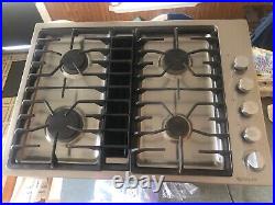 Jenn-Air 4-Burner 30 Inch Propane Cooktop Model JGD3430BS00 With Downdraft