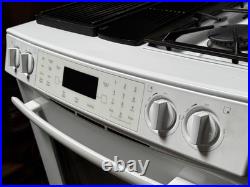 Jenn-Air White 30 Inch Downdraft Slide-In Gas Range Dual Fuel 240V Electric Oven