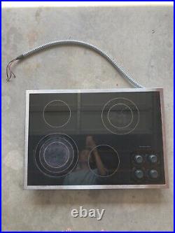 KitchenAid KECC506RSS05 30in. 4 Element Electric Cooktop Black Glass TESTED
