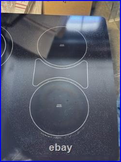 Thermador 36 Electric Cooktop CEP365ZB/01