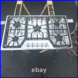 Thermador 36 Masterpiece Series Natural Gas Cooktop w 5 Star Burners SGSX365FS