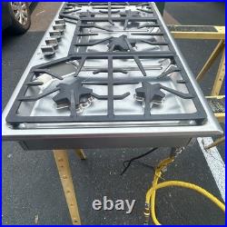 Thermador 36 Masterpiece Series Natural Gas Cooktop w 5 Star Burners SGSX365FS