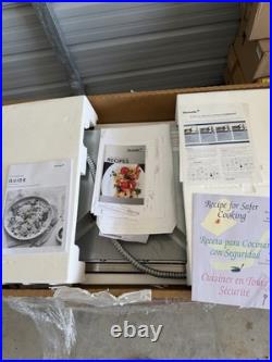 Thermador CET366YB 36 Electric Cooktop 5 Burner Masterpiece New Open Box