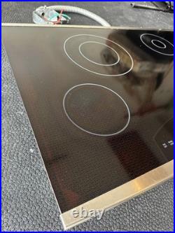 Thermador CIT302DS/06 Induction Cooktop 30in Black 4-Burner Built-In Spain