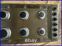 Viking 36 Gas Cooktop Professional 6 Burners Pristine Cond. Model# VGSU53616BSS Viking 36 Gas Cooktop Professional 6 Burners Pristine Cond. Model# VGSU53616BSS