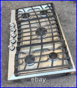 Viking D3 36 Gas Cooktop with 5 Burners