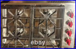 WOLF CG304P/S Professional Gas Stainless Steel Cooktop 30in 4 Burners Red Knobs