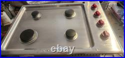 WOLF CG304P/S Professional Gas Stainless Steel Cooktop 30in 4 Burners Red Knobs