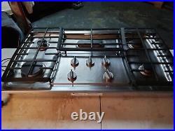 Whirlpool 36 Inch stainless steel G7CG3665XS00 Gas Cooktop with 5 Sealed Bur