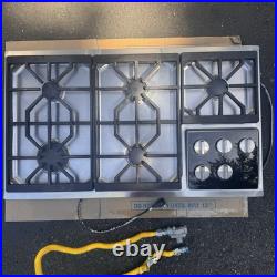 Wolf 36 Natural Gas Cooktop With 5 Dual-Stacked Sealed Burners Model CT36G/S Wolf 36 Natural Gas Cooktop With 5 Dual-Stacked Sealed Burners Model CT36G/S