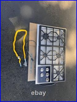Wolf 36 Natural Gas Cooktop With 5 Dual-Stacked Sealed Burners Model CT36G/S Wolf 36 Natural Gas Cooktop With 5 Dual-Stacked Sealed Burners Model CT36G/S