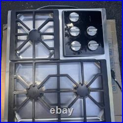 Wolf 36 Natural Gas Cooktop With 5 Dual-Stacked Sealed Burners Model CT36G/S Wolf 36 Natural Gas Cooktop With 5 Dual-Stacked Sealed Burners Model CT36G/S