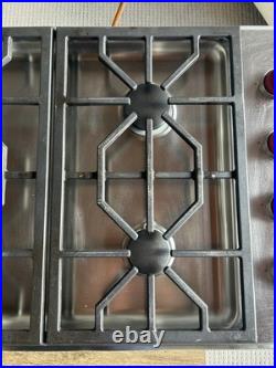 Wolf CG304P/S 30 Gas Cooktop NG 4 Burner Stainless with Regulator & Gas Line