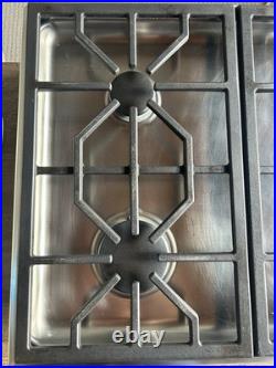 Wolf CG304P/S 30 Gas Cooktop NG 4 Burner Stainless with Regulator & Gas Line