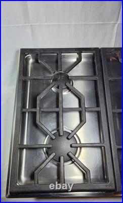 Wolf CG304P/S 30 Professional Gas Cooktop 4 Burner Stainless Steel Red Knobs