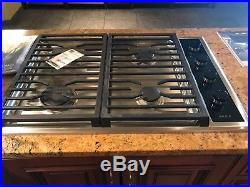 Wolf CG304TS 30 Inch Transitional Gas Cooktop, 4 Dual-Stacked Sealed Burners