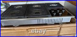 Wolf CG365T/S 36 Stainless Steel Natural Gas Cooktop 5 Sealed Burners