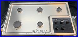 Wolf CG365TS 36 Inch Transitional Gas Cooktop with 5 Dual-Stacked Sealed Burners