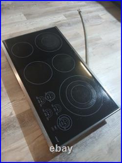 Wolf CT36ES 36 INCH Smoothtop Electric Cooktop With 5 Heating Elements