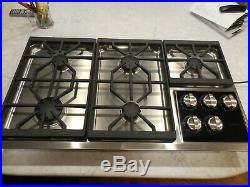 Wolf CT36G/S 36 Gas Cooktop with5 Sealed Burners, Individual Spark Ignition