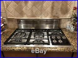 Wolfe 36 Gas Cooktop With Pop Up Exhaust Vent